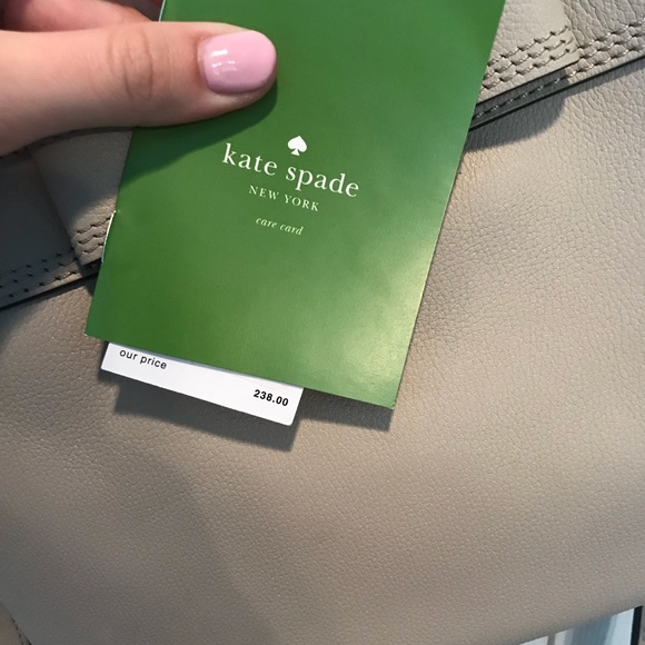 Kate Spade bag with bow! - Picture 4 of 4